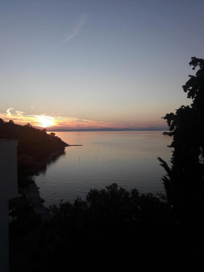 Apartment Riko - Accomodation "With" The Adriatic Sea Kampor Extérieur photo